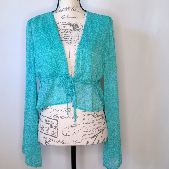 NWT Wild Fable Bell Sleeve Cropped Top Size M - Picture 6 of 12